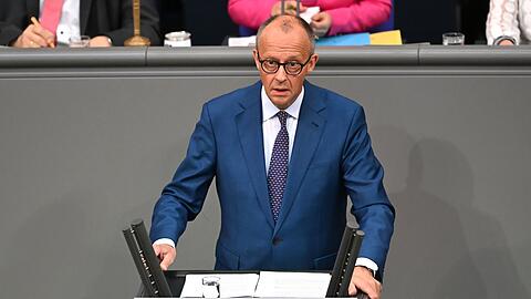 Kanzler Merz verteidigt im Bundestag am Donnerstagmorgen den schwarz-roten Reformkurs.