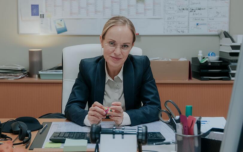 Friederike Kempter ist das wohl bekannteste Mitglied im "Nine to Five"-Ensemble, sie spielt die neue B&uuml;ro-Chefin Ronja Keller.
