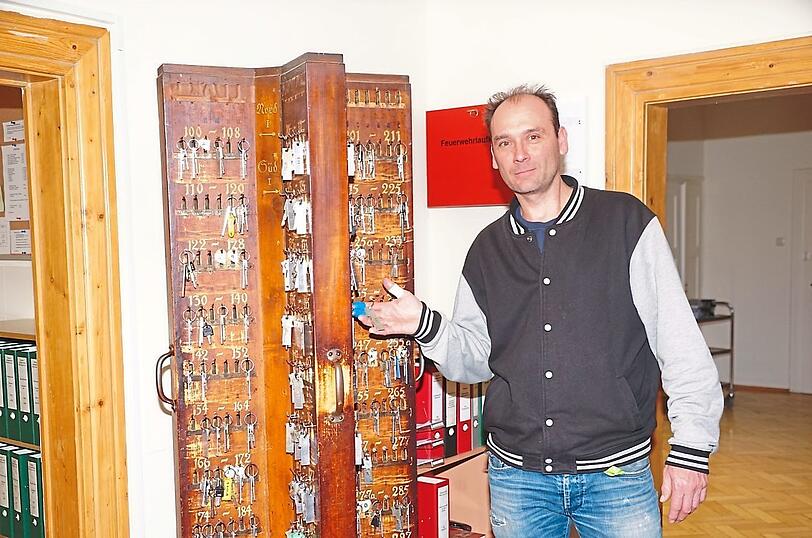 Beim AZ-Besuch Herr über die Schlüssel: Vize-Hausmeister Waldmann.