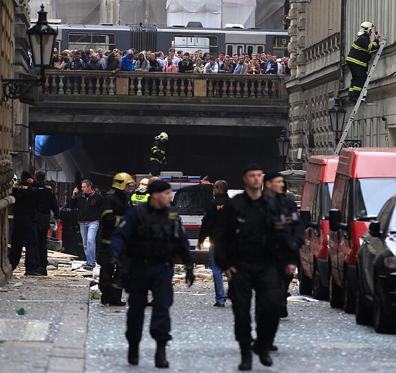 Eine Explosion erschüttert die City von Prag - Die Bilder