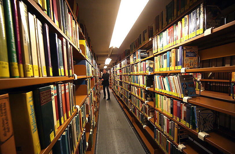 Das Magazin der Gasteigbibliothek: Vier Stockwerke unter der Erde stapeln sich hier die Archivbücher.