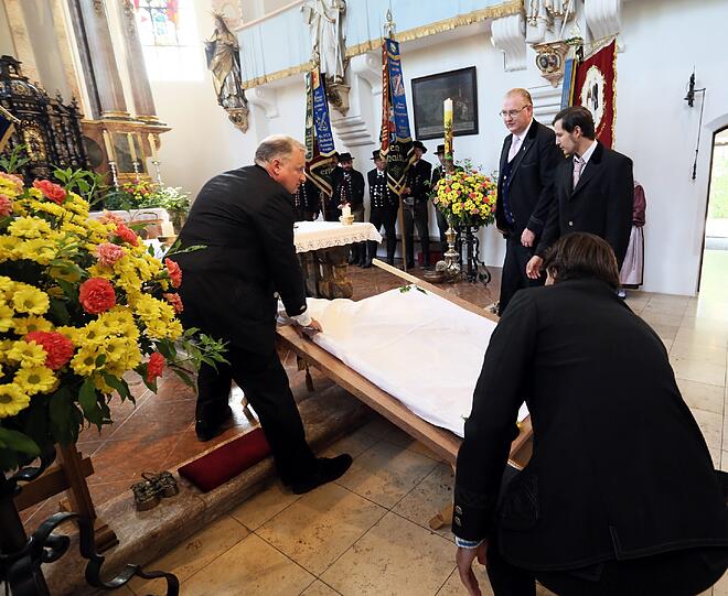 Filser-Fahnenweihe in der Heilig-Kreuz-Kirche in Forstenried. Die Bilder.