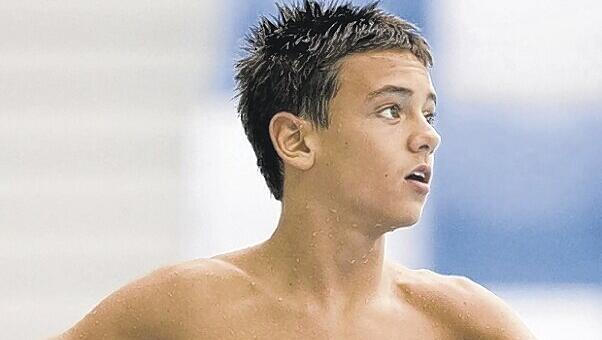 „Die ganze Nation drückt dir die Daumen“: Englands Wasserspringer Tom Daley (14), den sie den „Golden Boy“ nennen. „Die ganze Nation drückt dir die Daumen“: Englands Wasserspringer Tom Daley (14), den sie den „Golden Boy“ nennen.