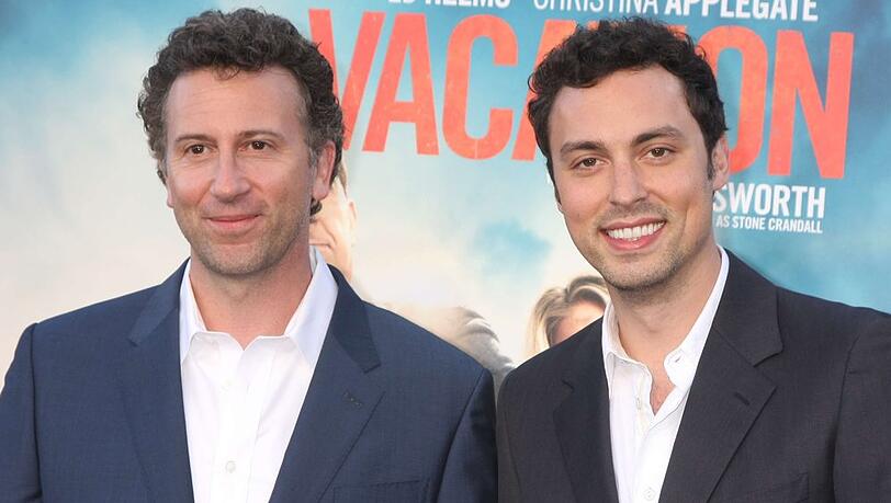 Jonathan Goldstein und John Francis Daley sollen den "Star Trek"-Film inszenieren. Jonathan Goldstein und John Francis Daley sollen den "Star Trek"-Film inszenieren.