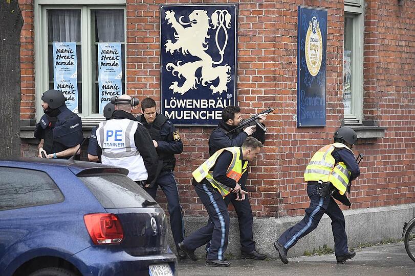 Die Polizei probt in dieser Woche im Schlachthofviertel den Ernstfall - klicken Sie sich durch!