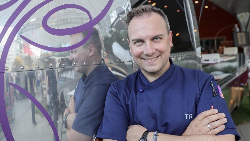 Tim Raue macht sich für vegane Ernährung stark. Tim Raue macht sich für vegane Ernährung stark.