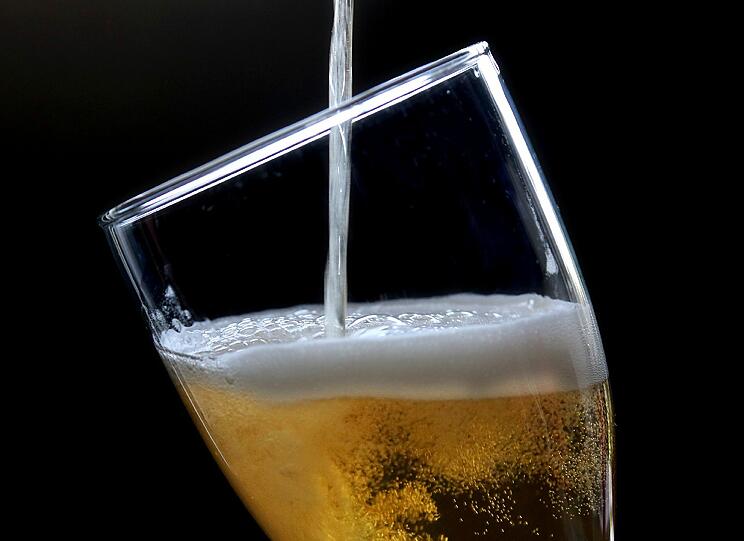 Bier zum Gänsebraten? Die Brauer erhoffen sich genau das.