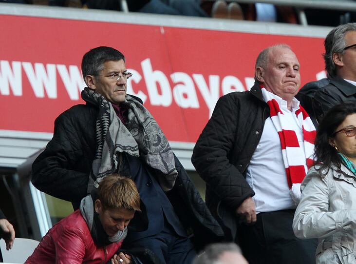 15. März 2014 - Der Verein verkündet folgende Regelung für Uli Hoeneß' Nachfolge. Adidas-Boss Herbert Hainer (l.) wird an die Spitze des Aufsichtsrates der FC Bayern AG bestellt...