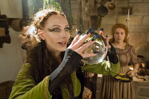 Andrea Sawatzki als böse Hexe im MDR-Märchen &bdquo;Brüderchen und Schwesterchen&ldquo;, am zweiten Weihnachtsfeiertag im Ersten.