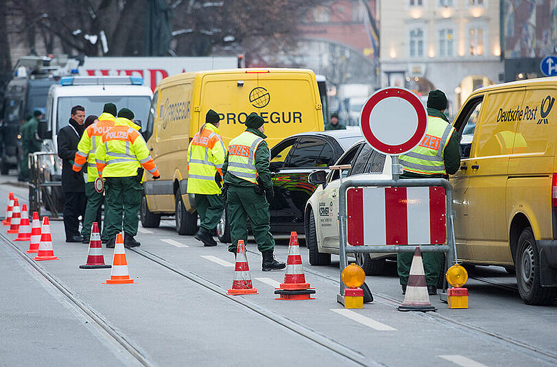 Bilder von der Sicherheitskonferenz 2015: Auch in diesem Jahr werden wieder etliche Polizisten für die Sicherheit in München sorgen. 3.700 Beamte werden im Einsatz sein, daneben gibt es noch etliche weitere Sicherheitsmaßnahmen. (Archivbild)