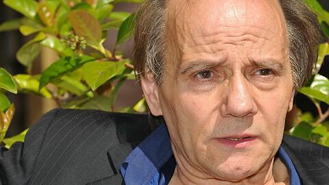 Nikolaus Paryla liest Texte über die Zeit.