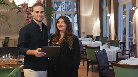 Die "Hidden Table"-Gründer Malte Herbst und Laura Hutter wollen mit ihrer App die Plätze in den Spitzenrestaurants des Landes füllen.