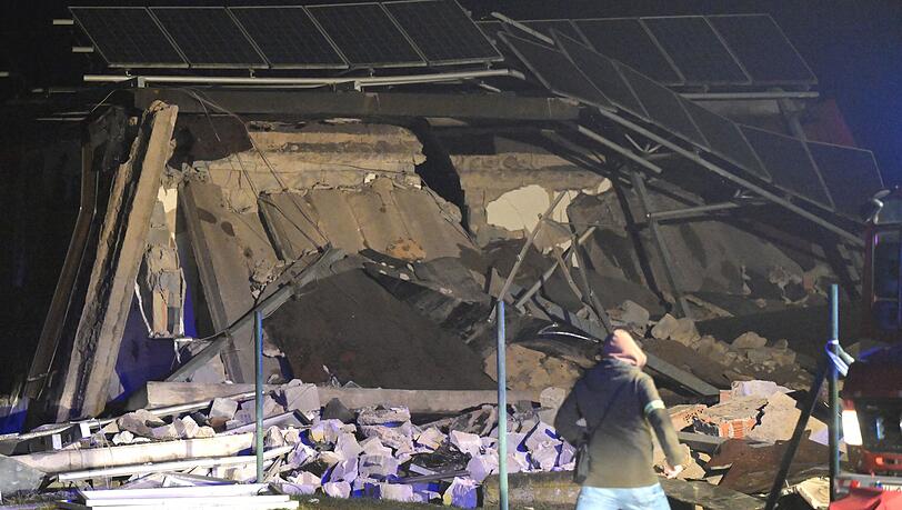 Drei M&auml;nner kamen beim Einsturz eines Daches in der Ostslowakei ums Leben.