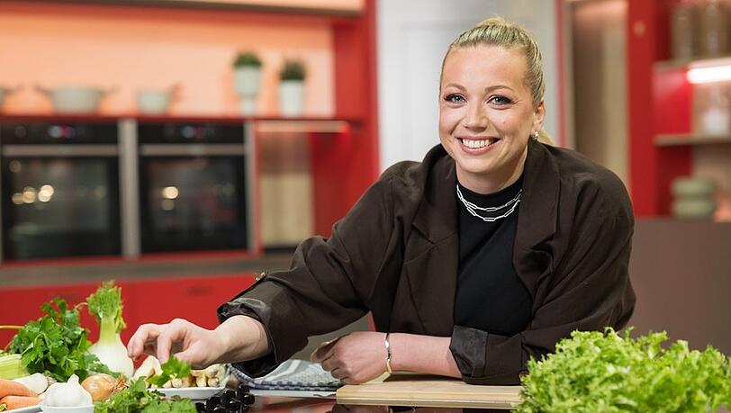 "Die Küchenschlacht XXL": Moderatorin Zora Klipp freut sich auf die Sendung. "Die Küchenschlacht XXL": Moderatorin Zora Klipp freut sich auf die Sendung.