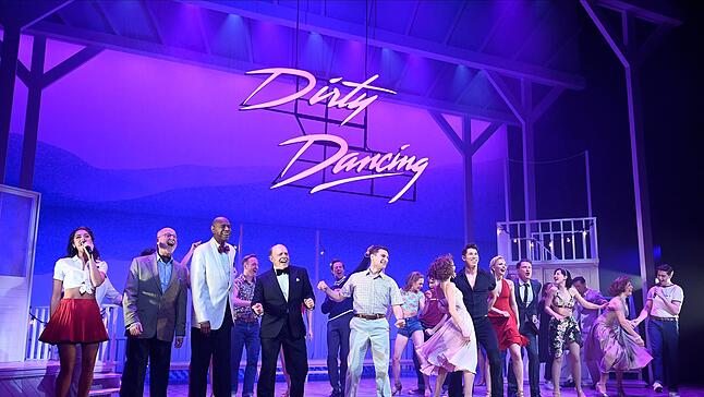 Züchtiges "Dirty Dancing" beim großen Finale auf der Bühne.