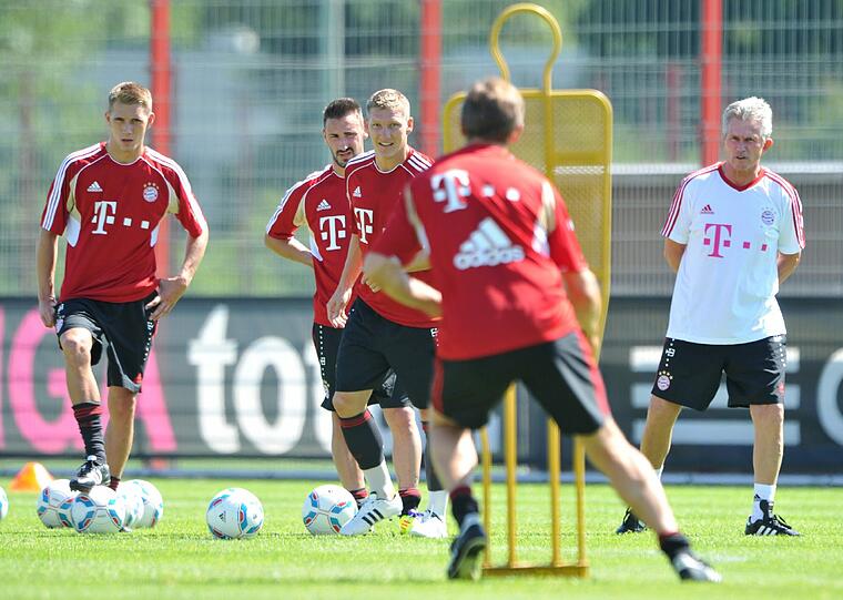 Jupp Heynckes hatte bei seiner  Rückkehr zu Bayern München nur einen Rumpfkader zur Verfügung. Bei  der ersten Trainingseinheit am Montag standen gerade einmal sieben  Profis auf dem Platz. Die Bilder