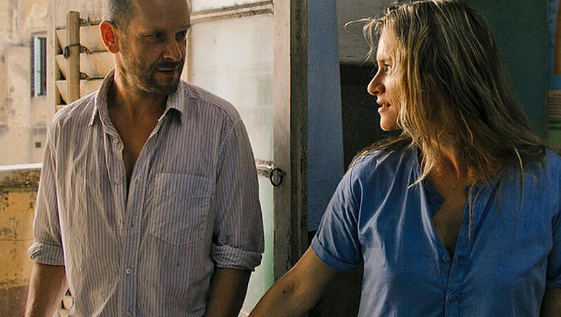 Mark (Robert Kuchenbuch) und Nina (Julia Jentsch) wollen unbedingt ein Kind Mark (Robert Kuchenbuch) und Nina (Julia Jentsch) wollen unbedingt ein Kind