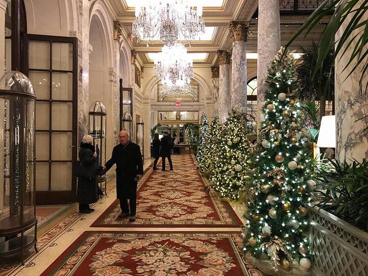 Blick in die Lobby des Plaza-Hotels am Central Park in Manhattan.