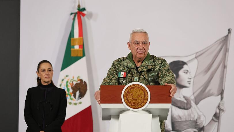 Wegen der hohen Zahl an get&ouml;teten Soldaten brach der General auf der Pressekonferenz in Tr&auml;nen aus.