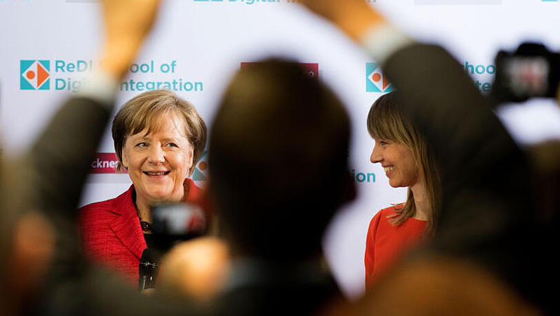 Bundeskanzlerin Merkel besucht in Berlin die ReDI School of Digital Integration. Bundeskanzlerin Merkel besucht in Berlin die ReDI School of Digital Integration.
