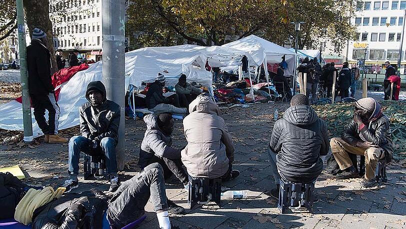 Bilder vom Flüchtlingslager am Sendlinger Tor. Bilder vom Flüchtlingslager am Sendlinger Tor.