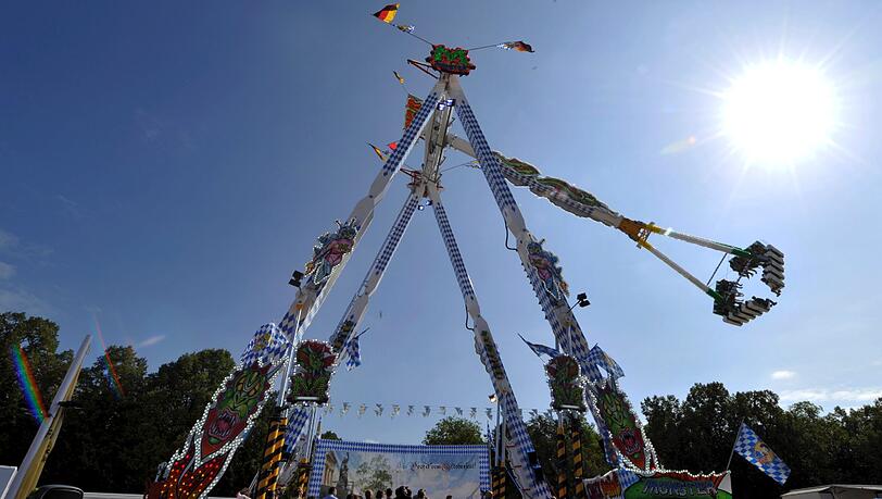 Das Monster auf der Wiesn: 2011 war das Fahrgeschäft die große Neuheit. Das Monster auf der Wiesn: 2011 war das Fahrgeschäft die große Neuheit.