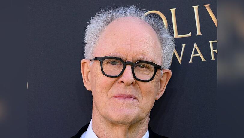 John Lithgow wird zu Albus Dumbledore.