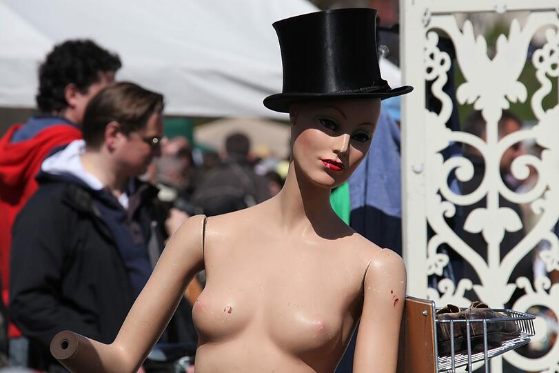 Antikes, Nützliches, Ramsch: Beim größten Flohmarkt Münchens kommen Sammler genauso auf ihre Kosten wie Trödel-Laien. Die besten Bilder von der Theresienwiese.