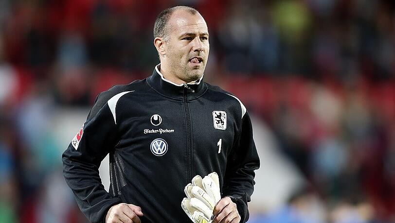 Gabor Kiraly spielt seit September 2014 für den FC Fulham. Gabor Kiraly spielt seit September 2014 für den FC Fulham.