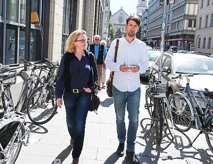 Natascha Kohnen beim Spaziergang durch die Maxvorstadt mit AZ-Lokalchef Felix Müller.
