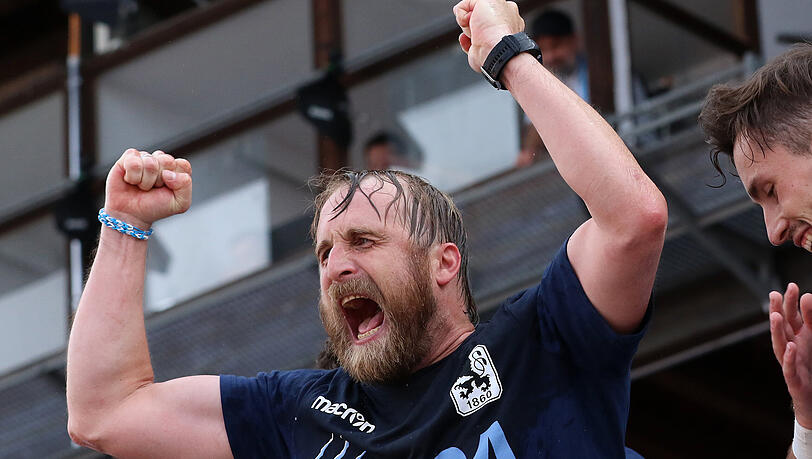 Unvergessliche Bilder: Daniel Bierofka führte den TSV 1860 2018 nach dem bitteren Doppel-Abstieg wieder zurück in den Profifußball.