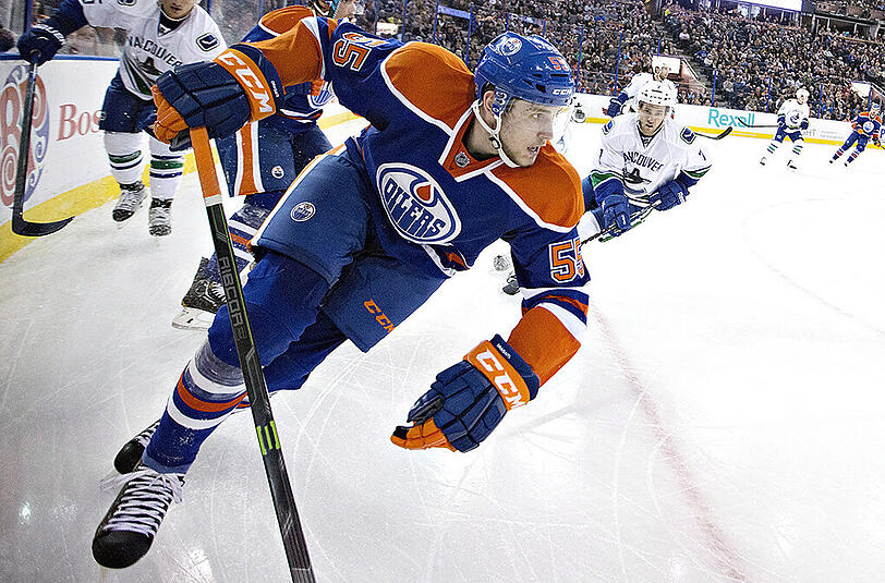 Angekommen in der NHL - Leon Draisaitl im Trikot der Edmonton Oilers.
