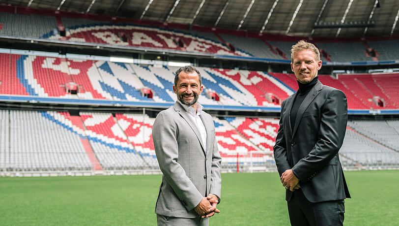 Hasan Salihamidzic (l.) und Julian Nagelsmann bei Nagelsmanns offizieller Vorstellung. Hasan Salihamidzic (l.) und Julian Nagelsmann bei Nagelsmanns offizieller Vorstellung.