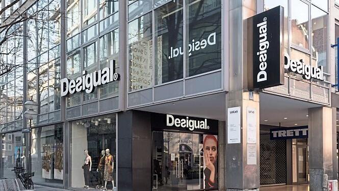 Früher: Mode der spanischen Marke Desigual. Früher: Mode der spanischen Marke Desigual.