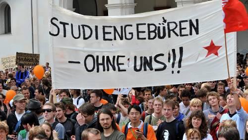 Protest: Studenten wehren sich gegen Studiengebühren. Protest: Studenten wehren sich gegen Studiengebühren.