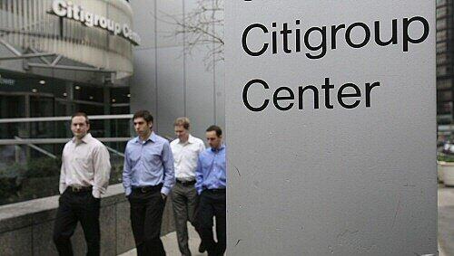 Auch ein Star-Händler von Citigroup pocht auf seinen 100-Millionen-Dollar Bonus. Auch ein Star-Händler von Citigroup pocht auf seinen 100-Millionen-Dollar Bonus.