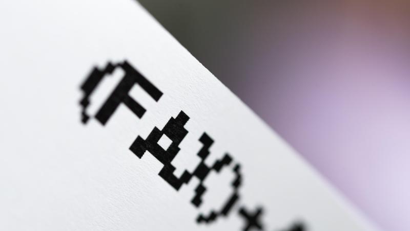 Der Kopf eines Fax. In vielen Arztpraxen in Deutschland wird noch kommuniziert wie vor dem Siegeszug des Internets.