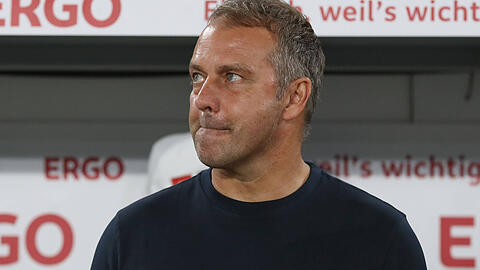 Eine selten dagewesene Spaltung: Während Hansi Flick beim FC Bayern noch der gefeierte Triple-Held war, vermochte für ihn bei der Nationalmannschaft nicht mehr viel zu funktionieren.
