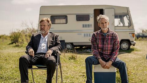 "2 Freunde": Patrick (Justus von Dohnányi, l.) und Malte (Ulrich Matthes) loten aus, was von ihrer Freundschaft noch übrig ist.