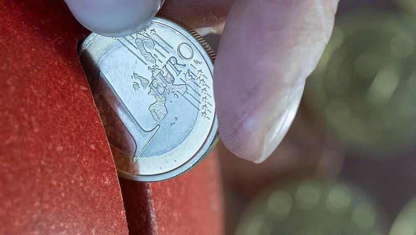 Sparen wie die Eltern? Ererbtes Finanzwissen hat bisweilen Lücken. (Symbolbild) Sparen wie die Eltern? Ererbtes Finanzwissen hat bisweilen Lücken. (Symbolbild)