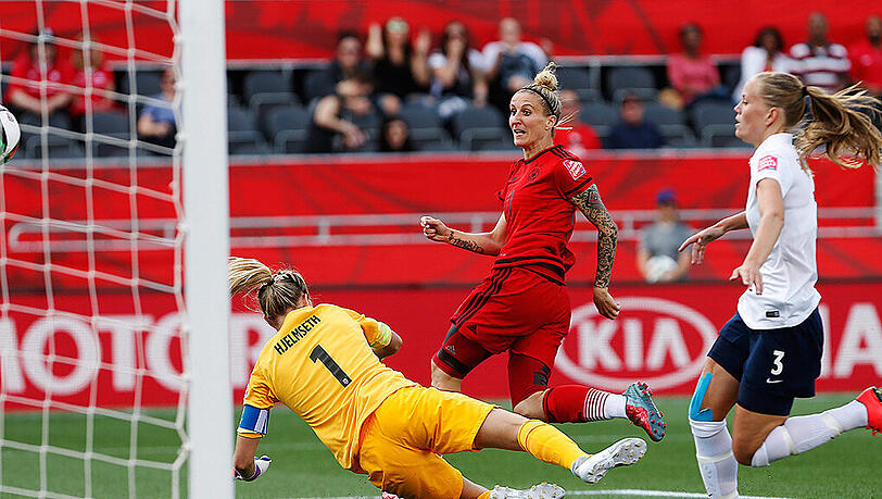 Anja Mittag erzielt das 1:0 gegen Norwegen. Anja Mittag erzielt das 1:0 gegen Norwegen.