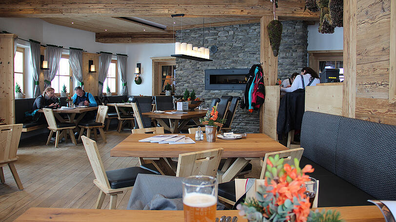 Blick in die Wedelhütte, hier lässt sichs auch länger aushalten.