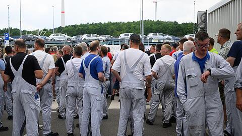 Auch VW will tausende Stellen streichen. (Archivbild)