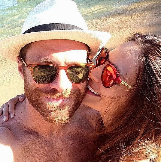 Xabi Alonso mit seiner Frau Nagore Aranburu im Urlaub.