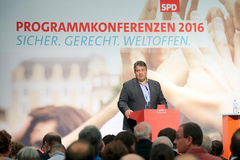 Großbritanniens Motto "Erst feilschen, dann versagen, jetzt klammern" dürfe die EU nicht nachgeben, warnte Gabriel.