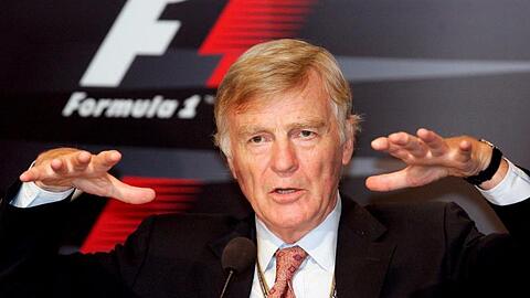 Max Mosley rät zu einer Absage der kompletten Formel-1-Saison.