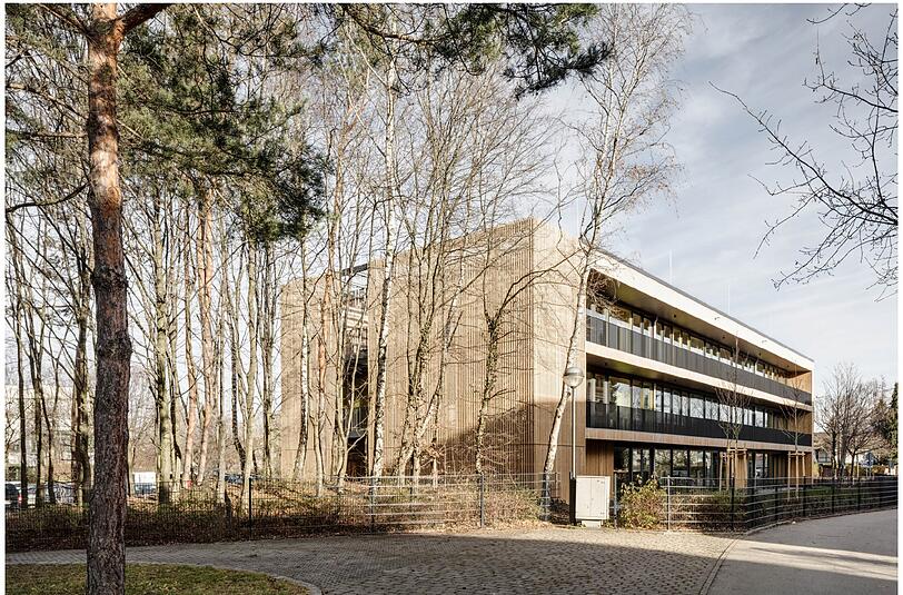 Kinderhort in Gilching aus Holz von den Münchner Architekten Raum und Bau mit Energieeinsparung von 46 Prozent.