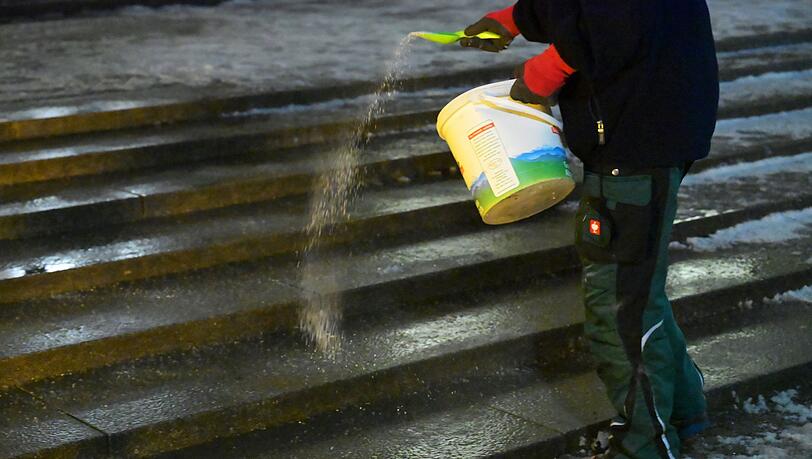 In mehreren Landkreisen fällt erneut der Präsenzunterricht aus. (Symbolbild) In mehreren Landkreisen fällt erneut der Präsenzunterricht aus. (Symbolbild)