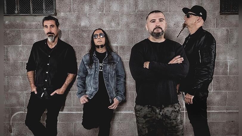 Fast zehn Jahre haben Fans auf diesen Tag gewartet: System of a Down sind in Deutschland. Fast zehn Jahre haben Fans auf diesen Tag gewartet: System of a Down sind in Deutschland.