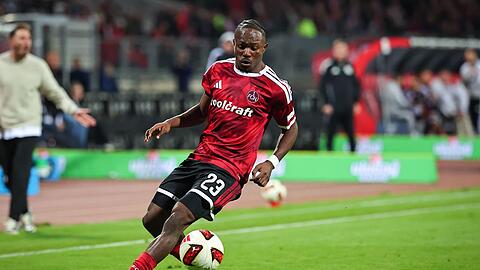 Mohamed Ali Zoma fehlt dem 1. FC N&uuml;rnberg monatelang. (Archivbild)
